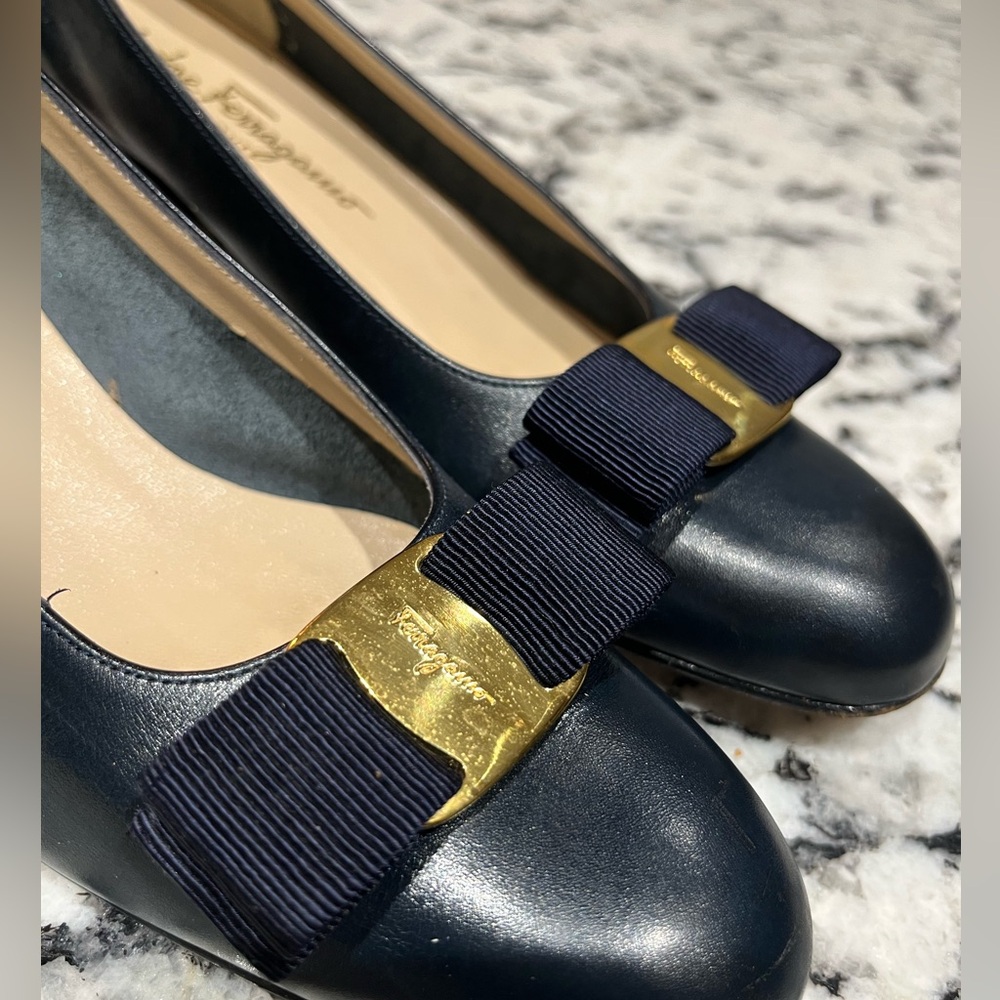 Navy Blue Salvatore Ferragamo Leather Pumps - Picture 3 of 11
